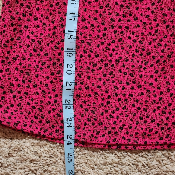 CeCe Ruffle Collar V-Neck ¾Length sleeve blouse Size M Colors magenta & black - Picture 8 of 13